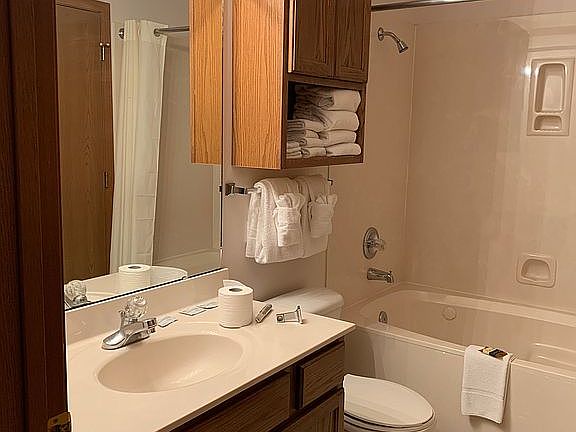 4th image of 70 Dogwood Park Trl