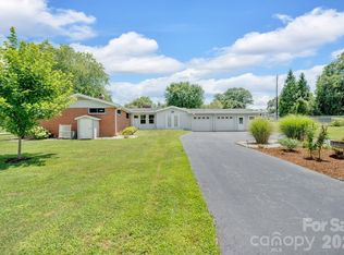 10 Moland Dr, Etowah, NC 28729