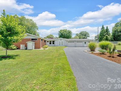 10 Moland Dr, Etowah, NC, 28729