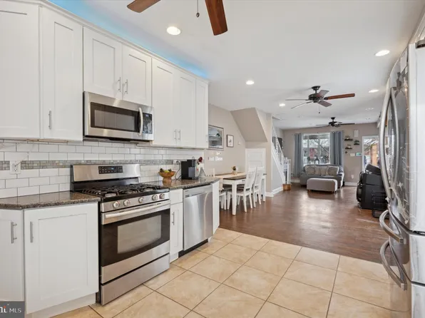 7111 Glenloch St, Philadelphia, PA 19135