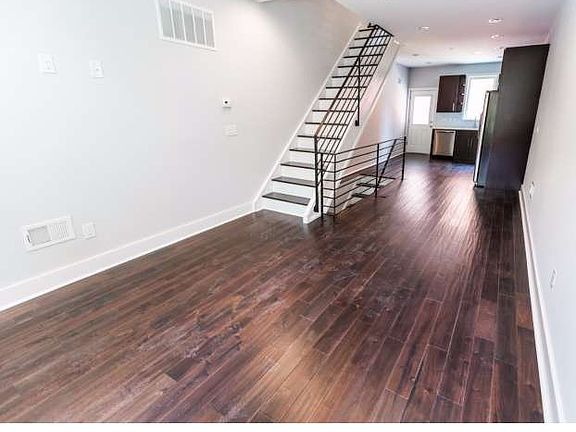 3rd image of 243 W Jefferson St