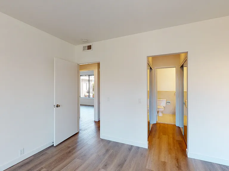 6720 Fulton St — Photo 13