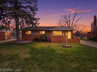 10924 Lesure Dr, Sterling Heights, MI 48312