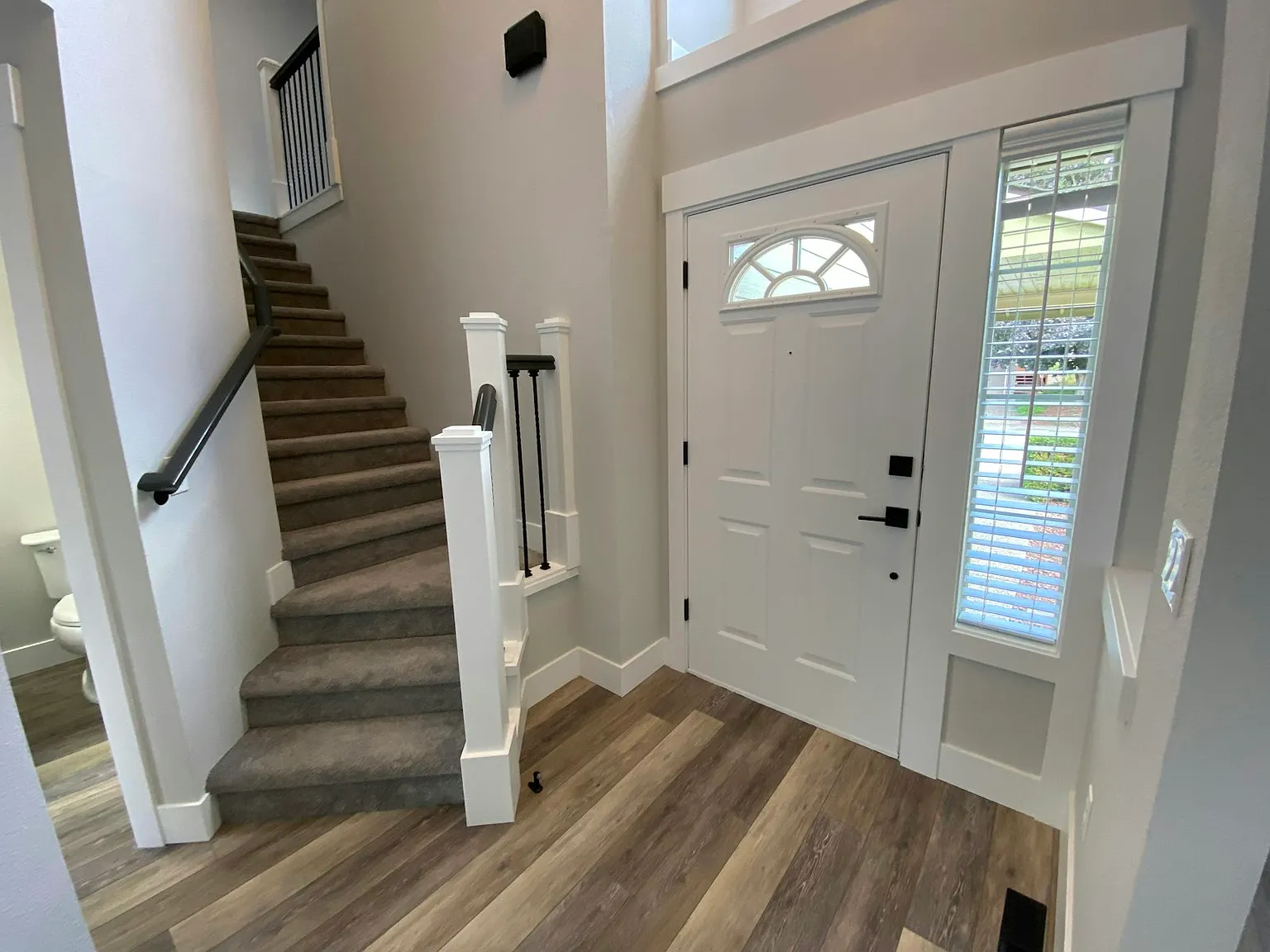 5835 Northwest Landing Drive — Photo 3