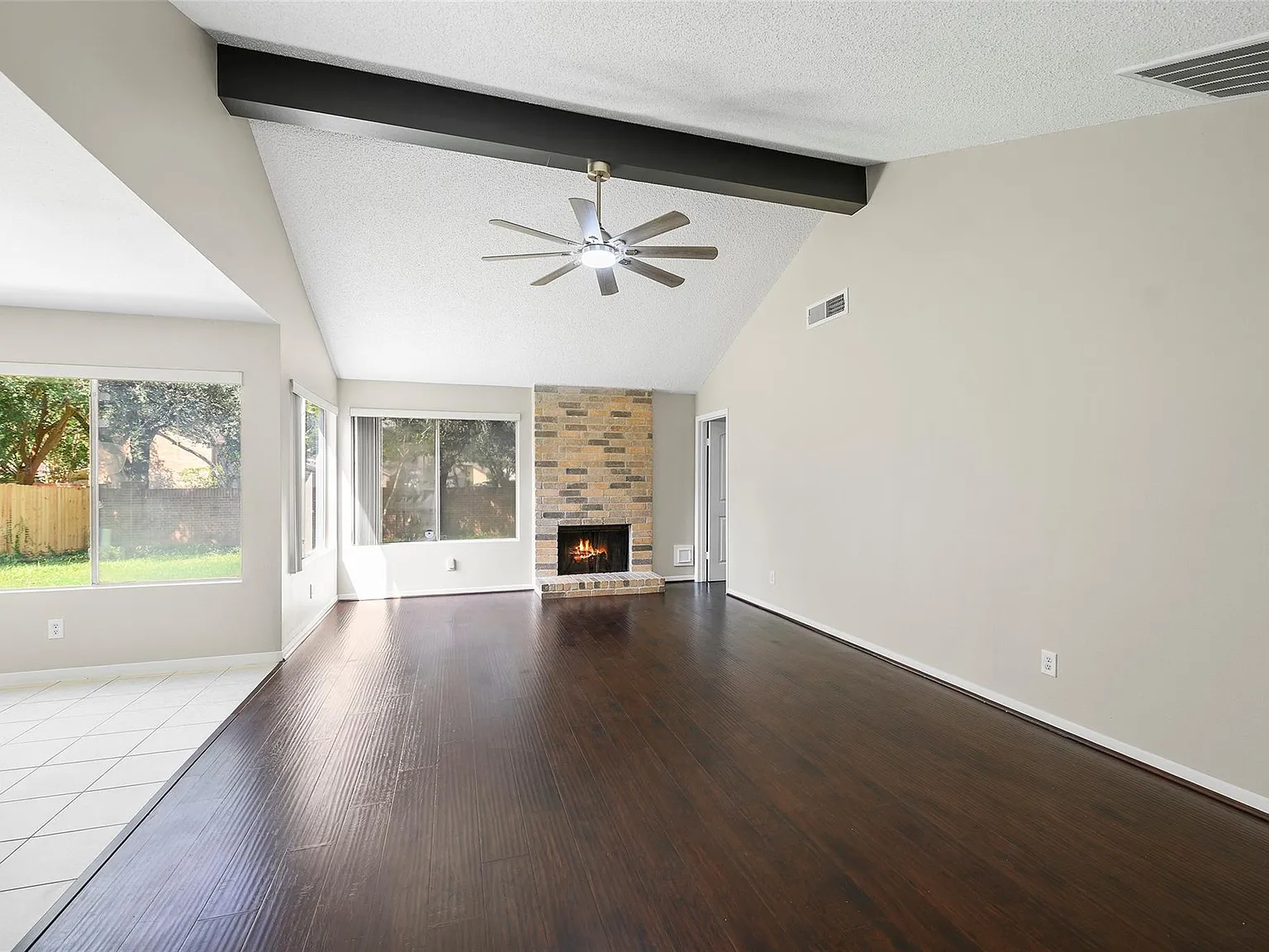 2 bed, 2.0 bath, 1226 sqft, $1,950 — Photo 4
