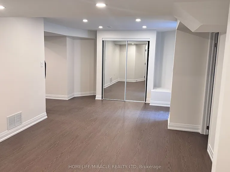 14 Berton Blvd — Photo 27