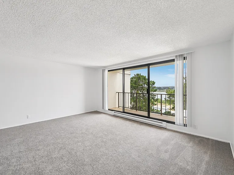 Lakewood Apartments At Lake Merced — Photo 9
