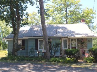 12 Strawberry Point Dr, Andover, NJ 07821