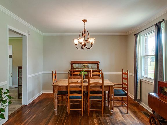 3rd image of 1116 Bellshire Dr