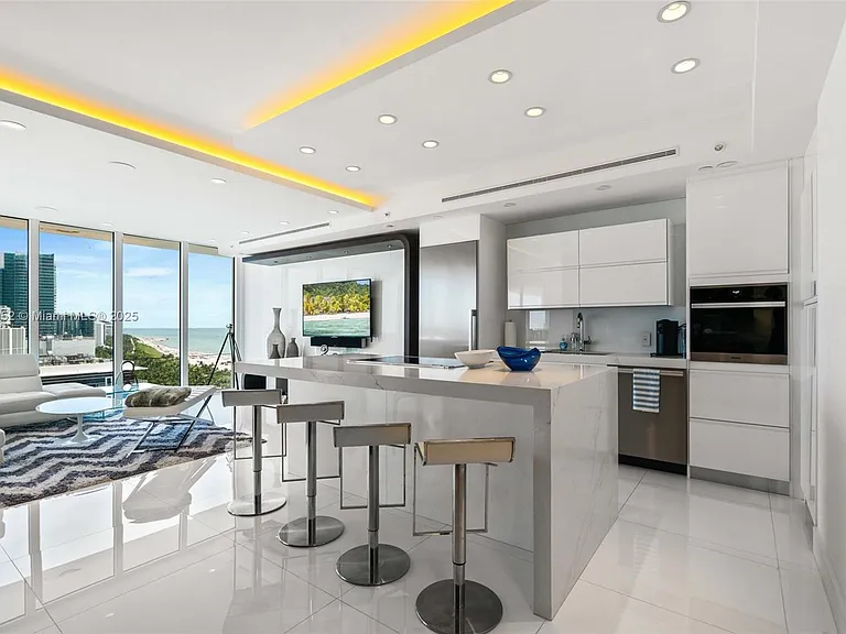 100 Lincoln Rd #Penthouse 6 — Photo 4