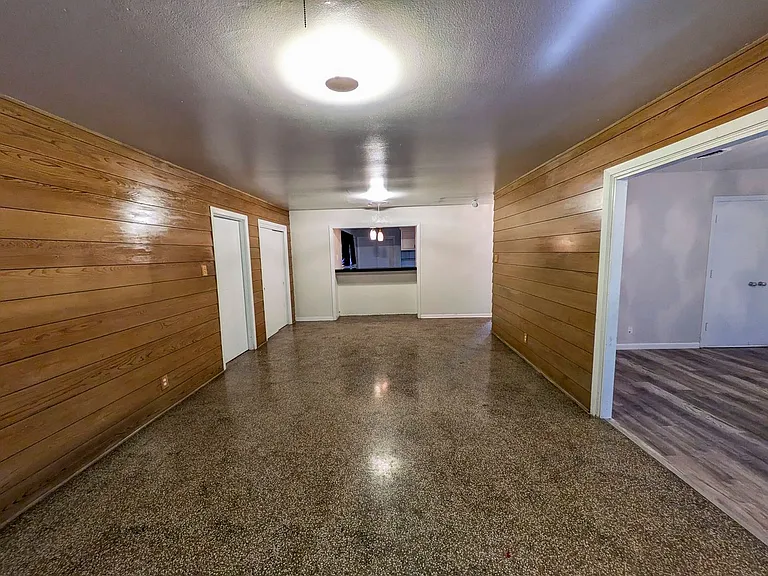 1907 Link Ave — Photo 4