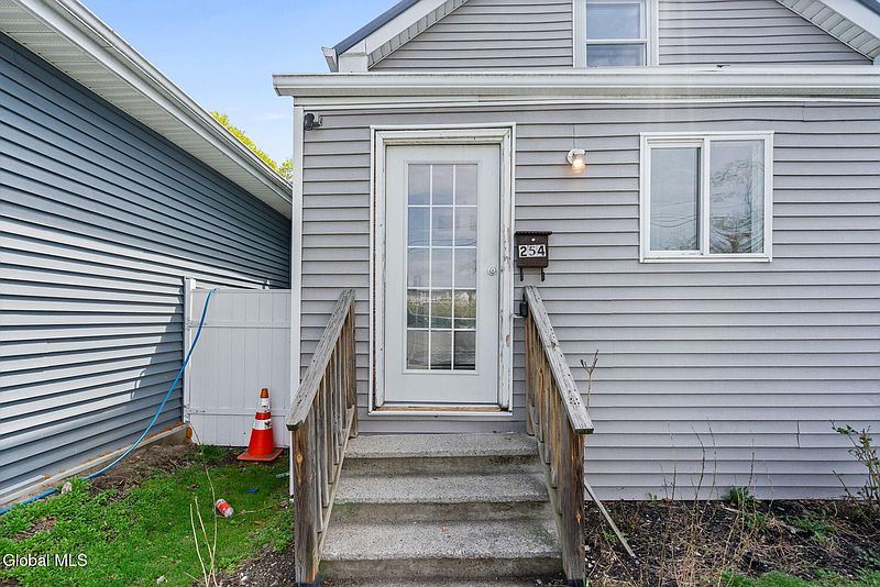 3rd image of 254 3rd Avenue