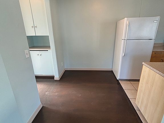 5th image of 921 F Ave APT 3