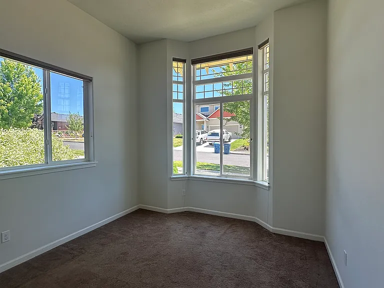 63351 Lamoine Ln — Photo 4