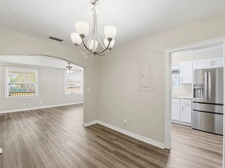 509 Murray Dr — Photo 14