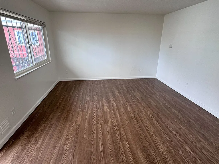 6429 Shattuck Ave #B — Photo 4