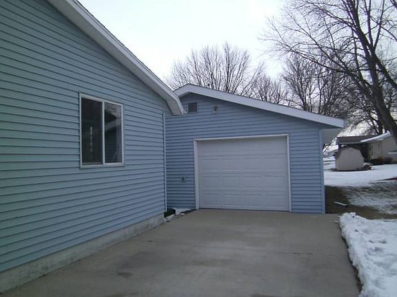 Detached Garage