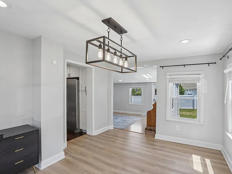 54 Allan Dr — Photo 5