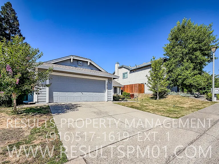 3413 Cobblestone Dr — Photo 30