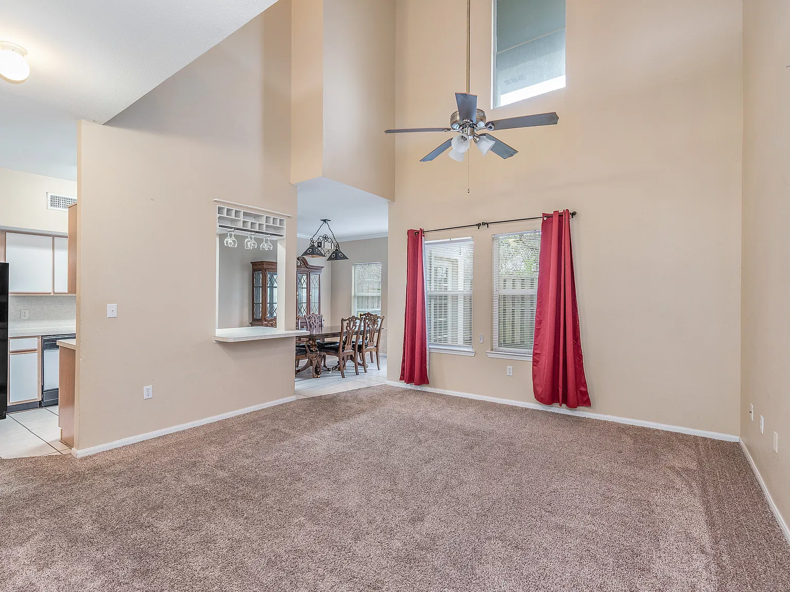 3 bed, 1432 sqft, $1,850 — Photo 2
