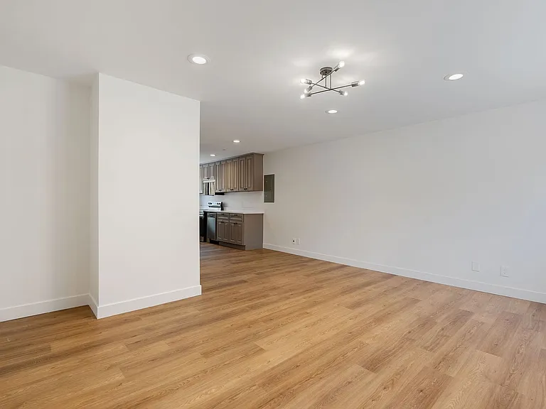 1016 E 900 S — Photo 12