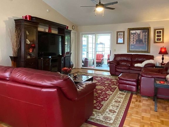 5th image of 289 SE Rosewood Cir