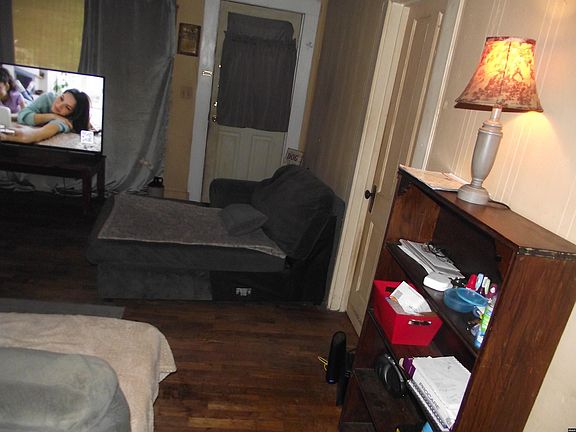 5th image of 307 N Maple St
