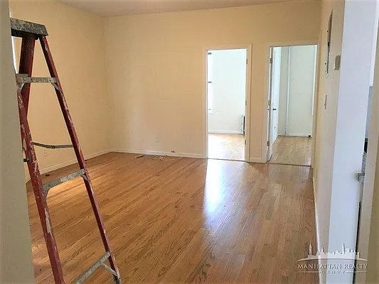 Rented by Manhattan Realty Group | media 12