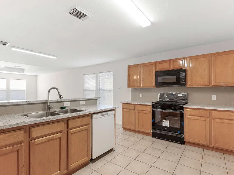 2923 Katybriar Ln — Photo 6