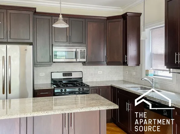 3233 N Kenmore Ave #3, Chicago, IL 60657