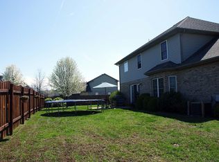 2900 Oak Trail Dr, Newburgh, IN