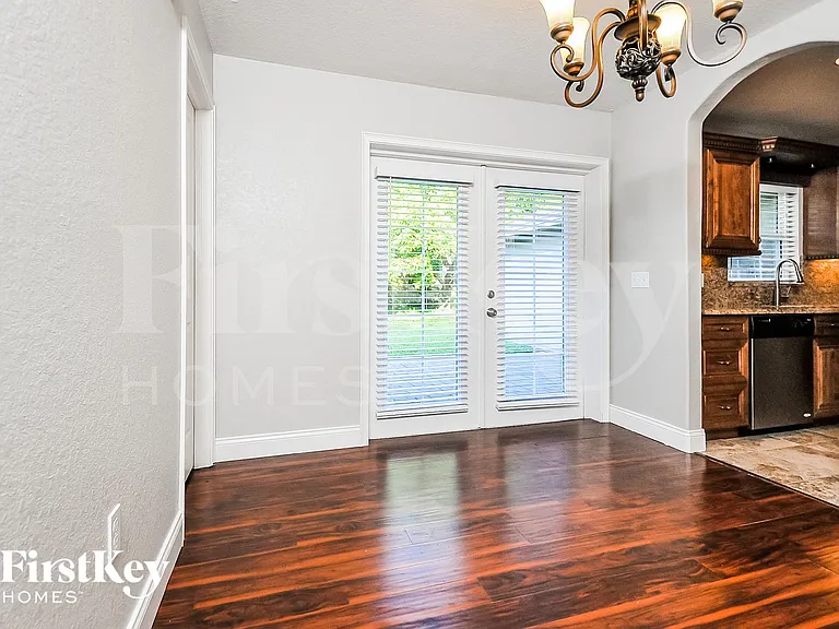 4635 Dillwyn Dr — Photo 5