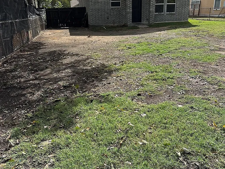 2715 Grafton Ave — Photo 2