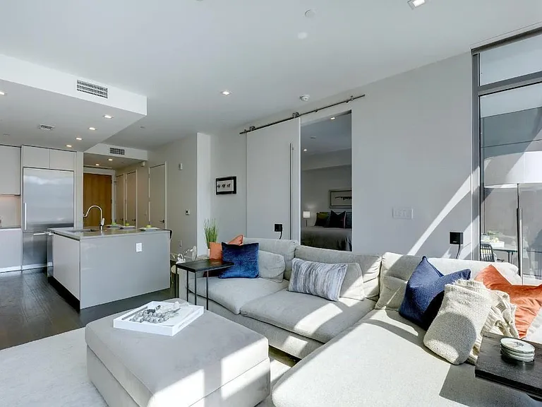 501 West Ave #703 — Photo 4