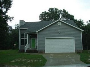 43 Shore Rd, Elizabethtown, NC 28337