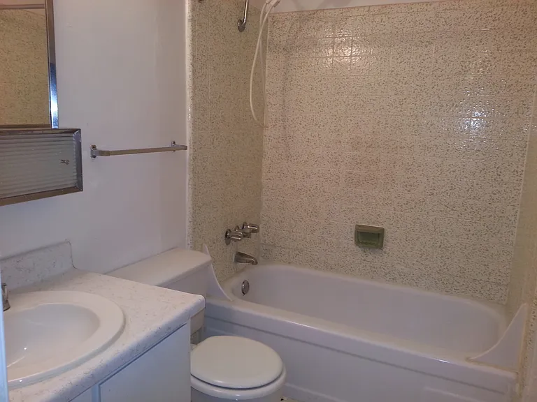 1411 Drake Dr — Photo 7