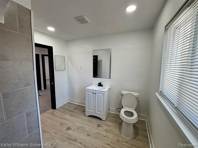 14800 Woodmont Ave — Photo 12