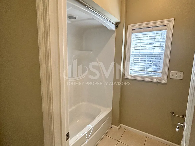 1708 W Hill Ave — Photo 43