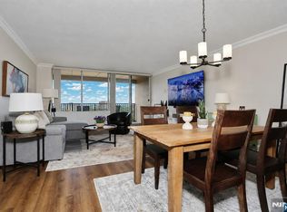 6 Horizon Rd APT 1904, Fort Lee, NJ 07024