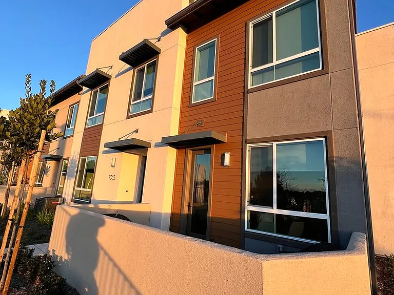 1052 Kendale Way — Photo 2
