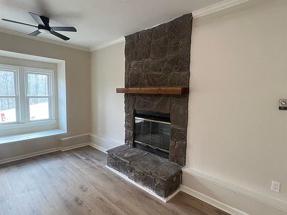 4th image of 532 Rollingwood Rd