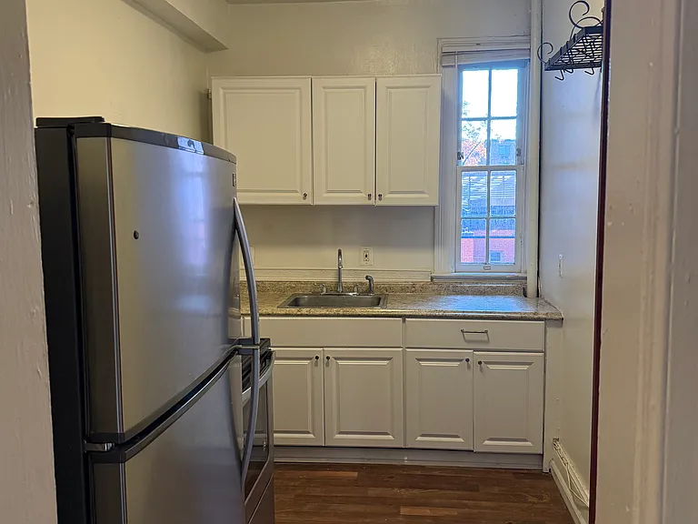 1818 Vernon St NW #201 — Photo 8