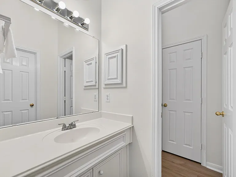 1727 Emma Cove Ct — Photo 27