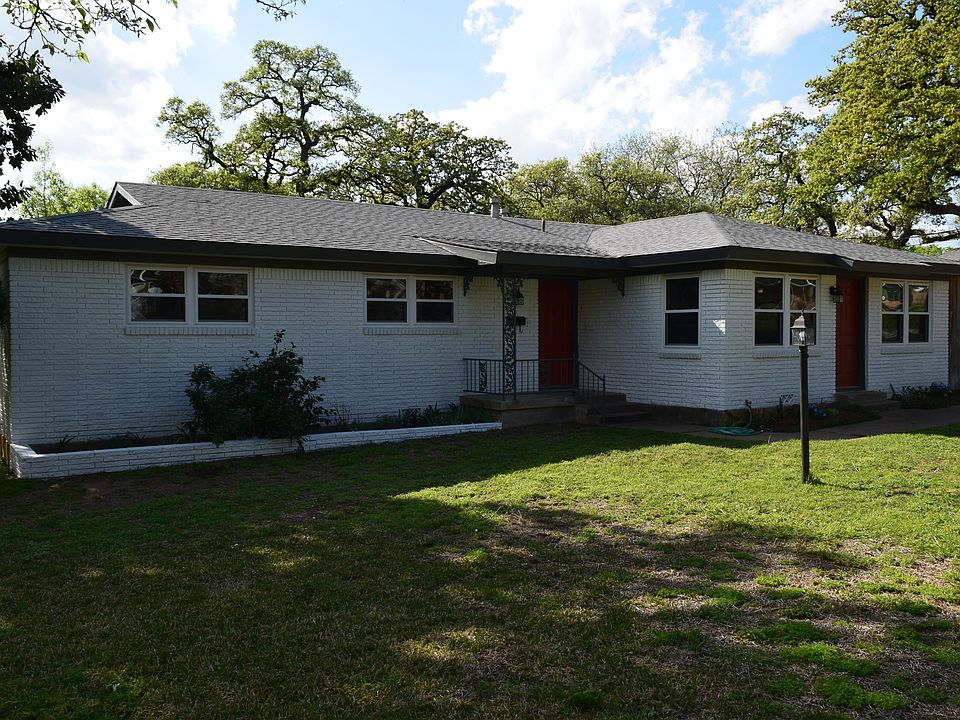 1st image of 602 Oakwood Dr