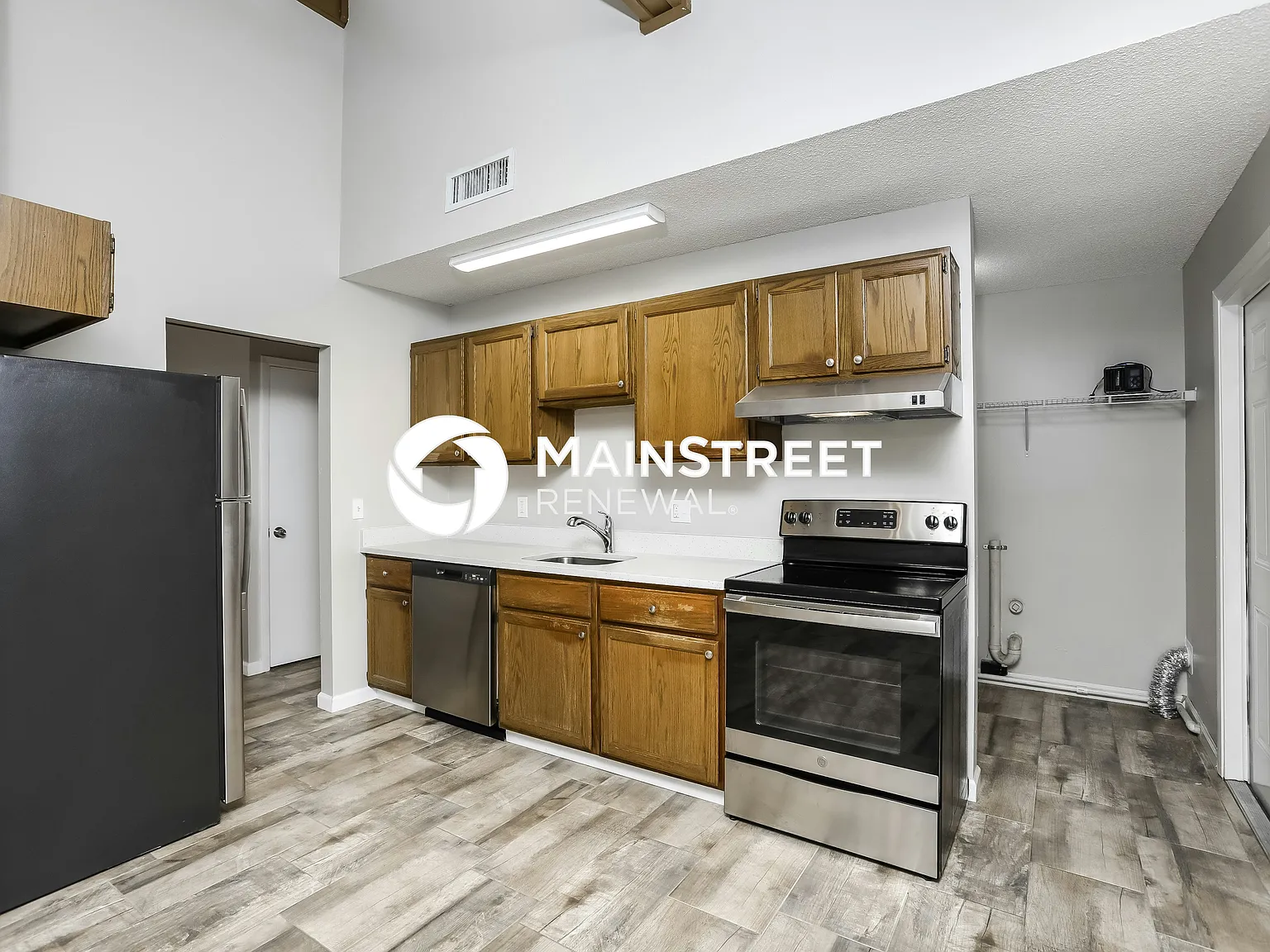 689 Fairchild Ave — Photo 4