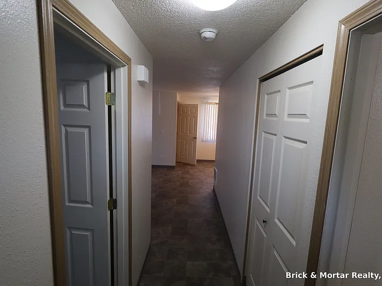 973 E Jefferson St #1-20 — Photo 3