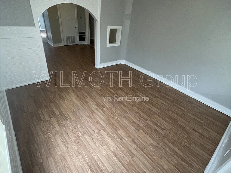 2631 Southeastern Ave — Photo 4