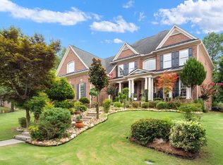 221 Arborhill Ln, Holly Springs, NC 27540