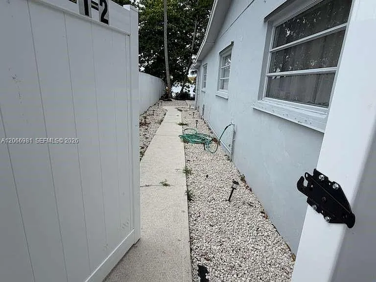 20302 NW 39th Ct — Photo 9