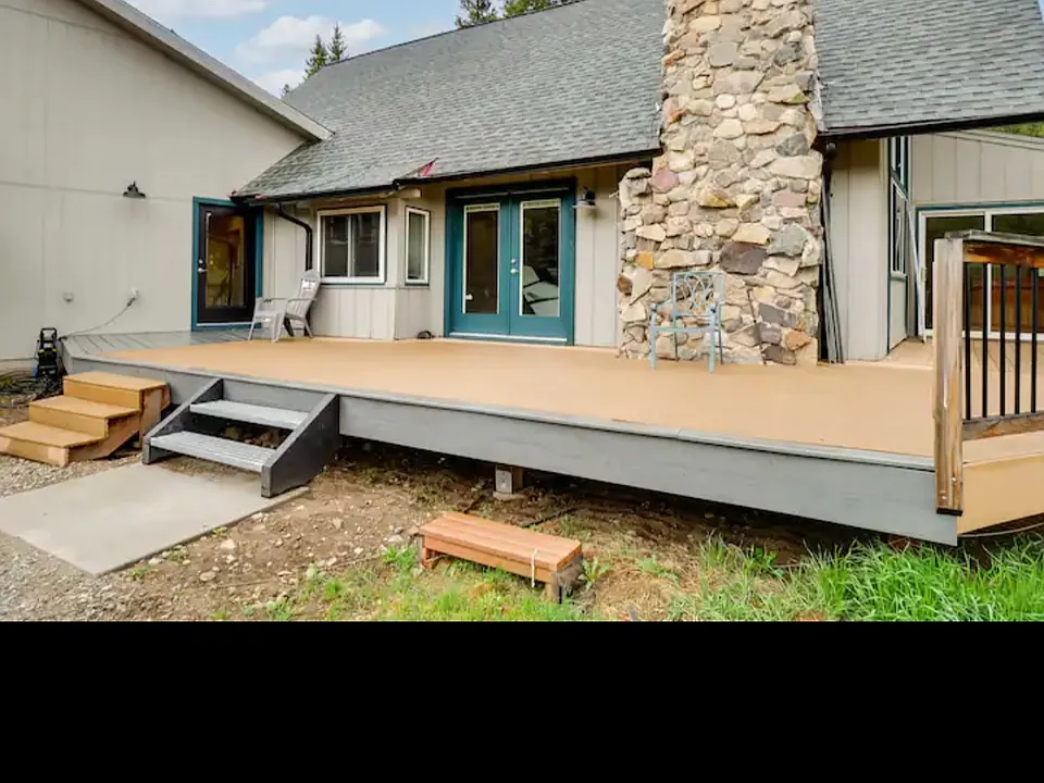 225 Starlit Ln